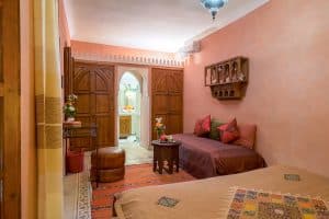 Artisanat marocain, tapis et coussins typiques
